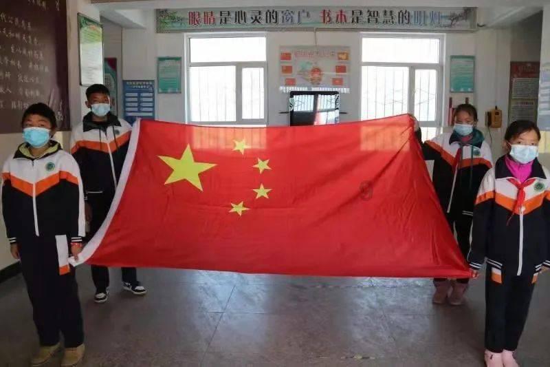 救援网球女孩
